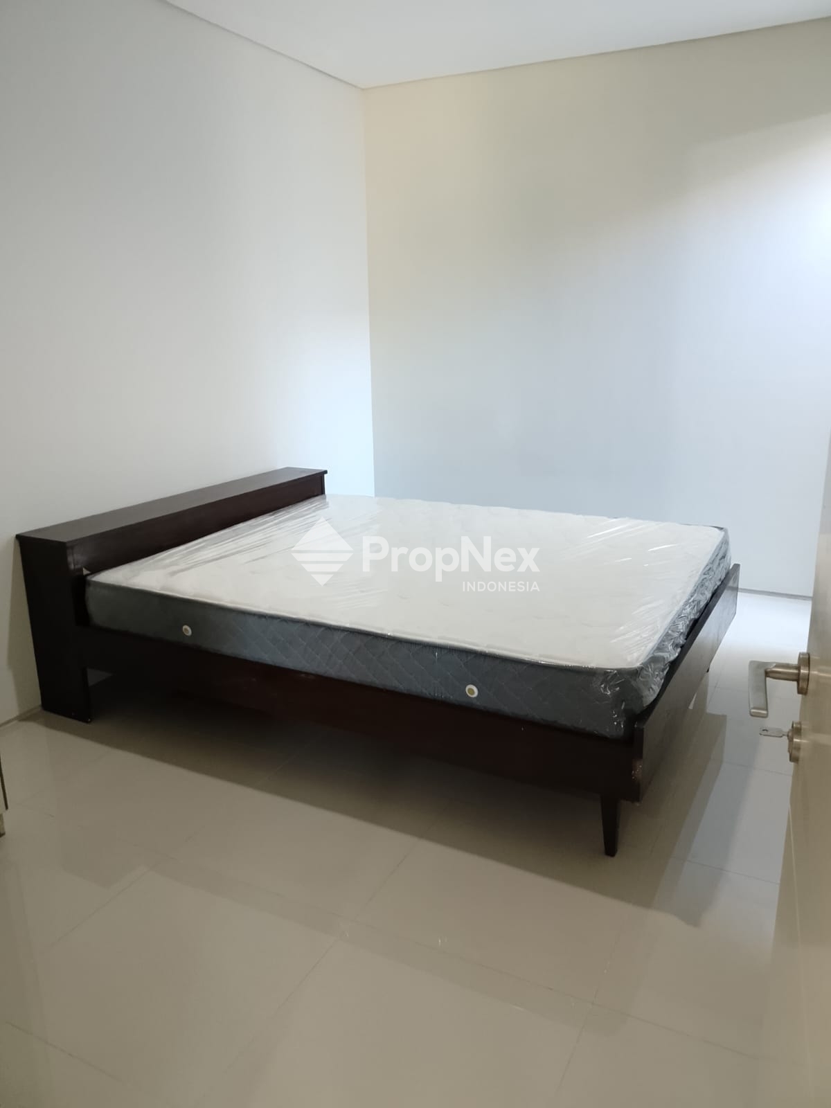 DIJUAL / DISEWAKAN – Rumah 2 Lantai North West Hill — foto 9